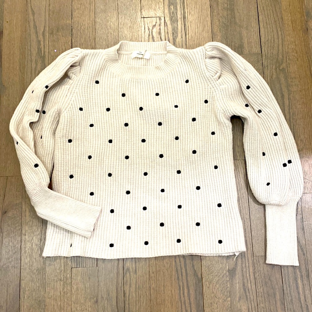 Beautiful polka dot knit sweater, puff shoulder
